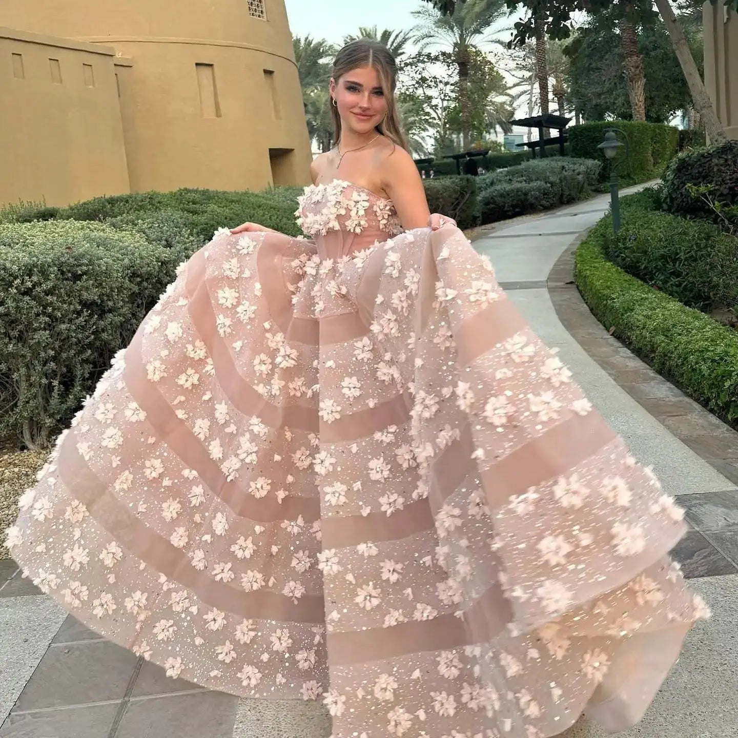 Lowest Price Light Pink Strapless Beaded Tulle Evening Dresses with 3D Handmade Flowers Women Prom Gown Birthday Photoshoot Dresses Lowest Price Light Pink Strapless Beaded Tulle Evening Dresses with 3D Handmade Flowers Women Prom Gown Birthday Photoshoot Dresses