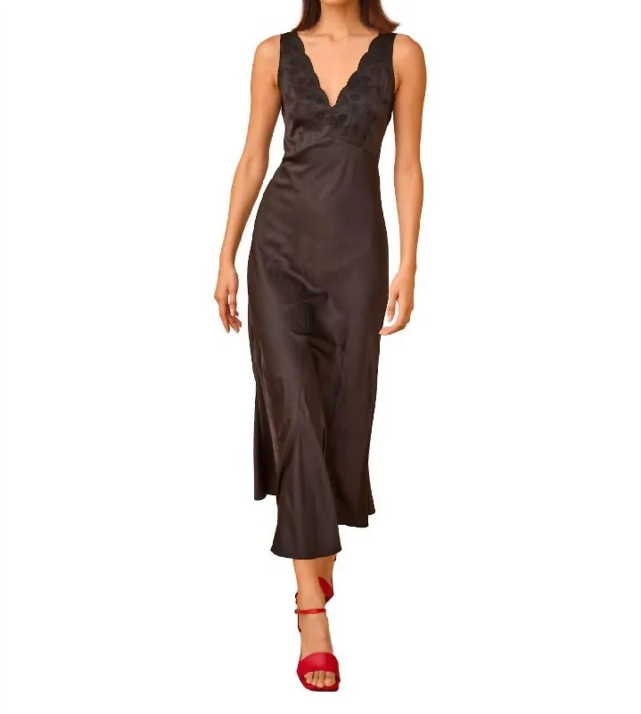 Price Rollback Lulu Dress In Black