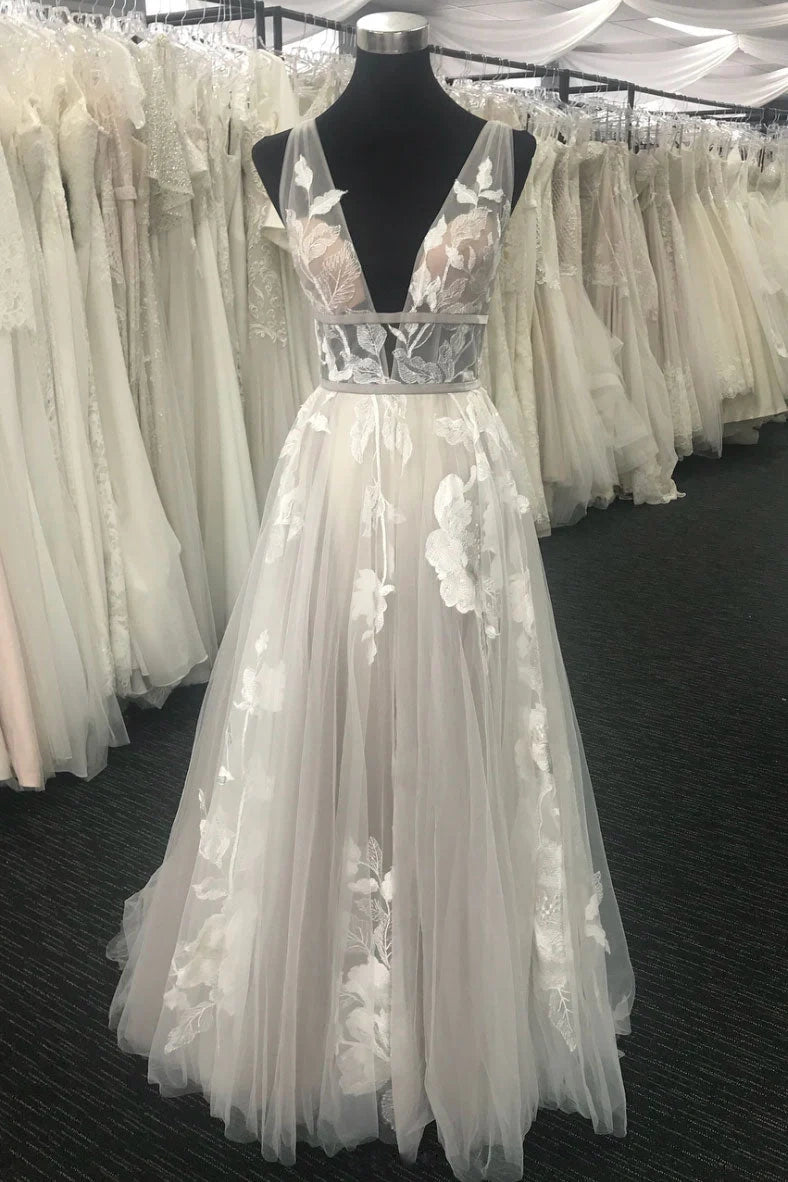 Epic Deals Low V-Neck Tulle A-Line Appliques Beach Wedding Dress