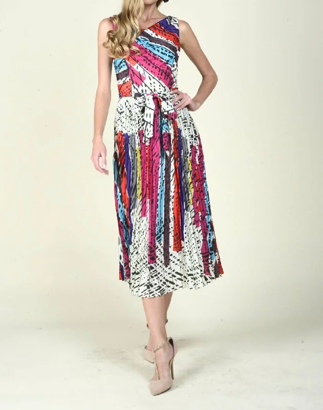 Savings Alert Jolie Pleated Midi Dress In Battenburg