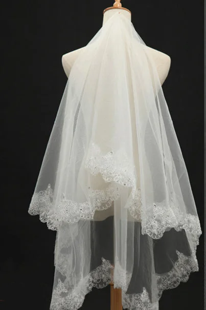 Price Slash 1.5 Meters Lace Appliqued White Bridal Veil