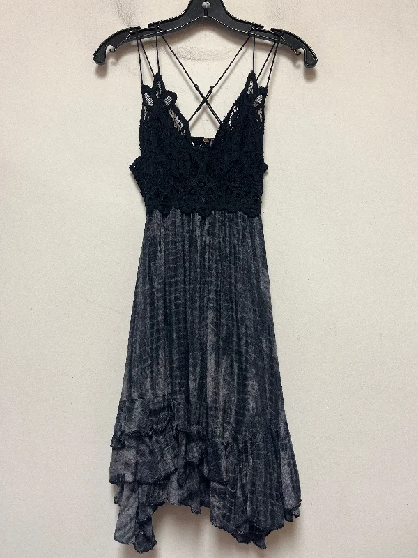 Price Reduction Black & Grey Dress Casual Short Free People, Size Xs