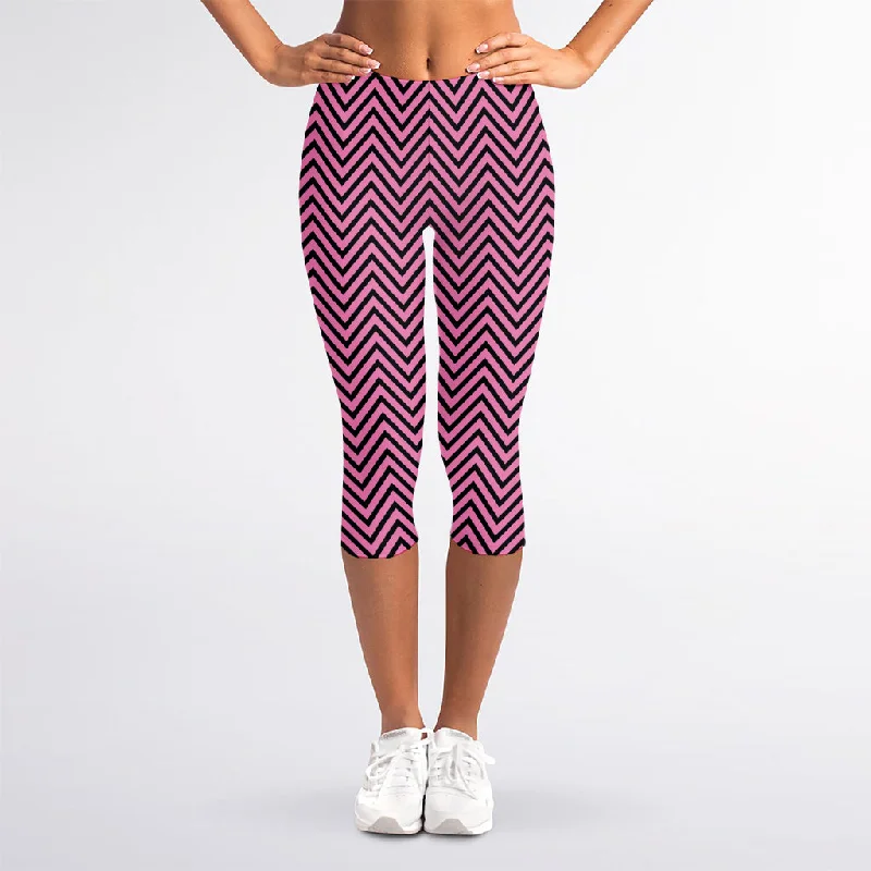 Huge Discounts Pink And Black Zigzag Pattern Print Women's Capri Leggings