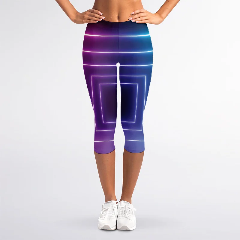 Exclusive Access Pink And Teal Tunnel Lights Print Women's Capri Leggings