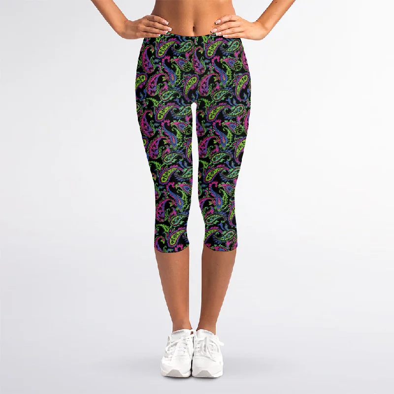 Steals and Deals Pink Blue And Green Paisley Print Women's Capri Leggings