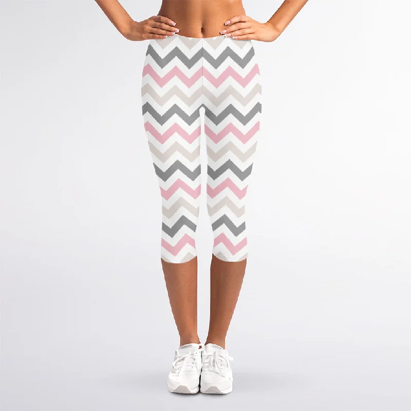 Great Bargains Pink White And Grey Chevron Print Women's Capri Leggings