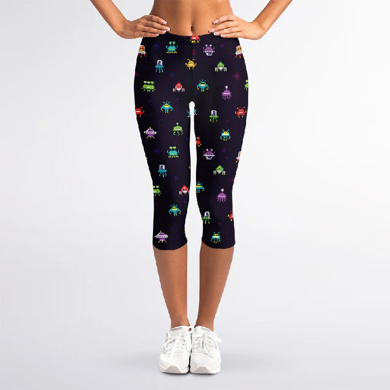 Exclusive Preview Pixel UFO Aliens Pattern Print Women's Capri Leggings
