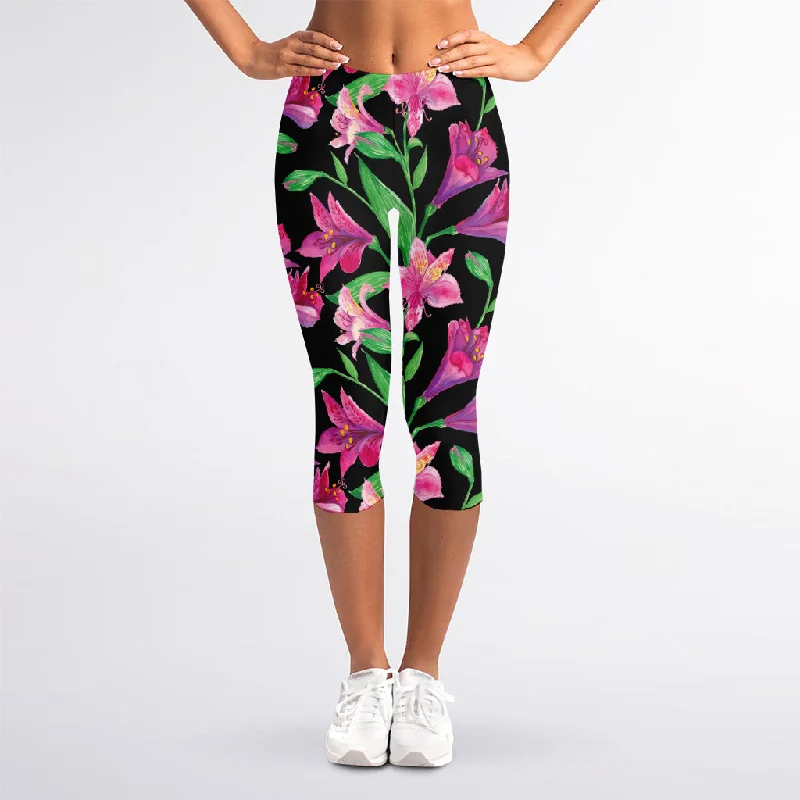 Don’t Miss Out Purple Alstroemeria Pattern Print Women's Capri Leggings