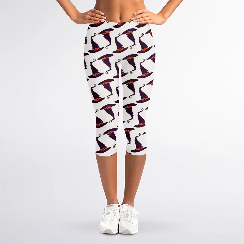 Deal Mania Purple Halloween Witch Hat Pattern Print Women's Capri Leggings