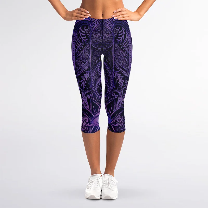 Deal Dash Purple Hamsa Hand Print Women's Capri Leggings