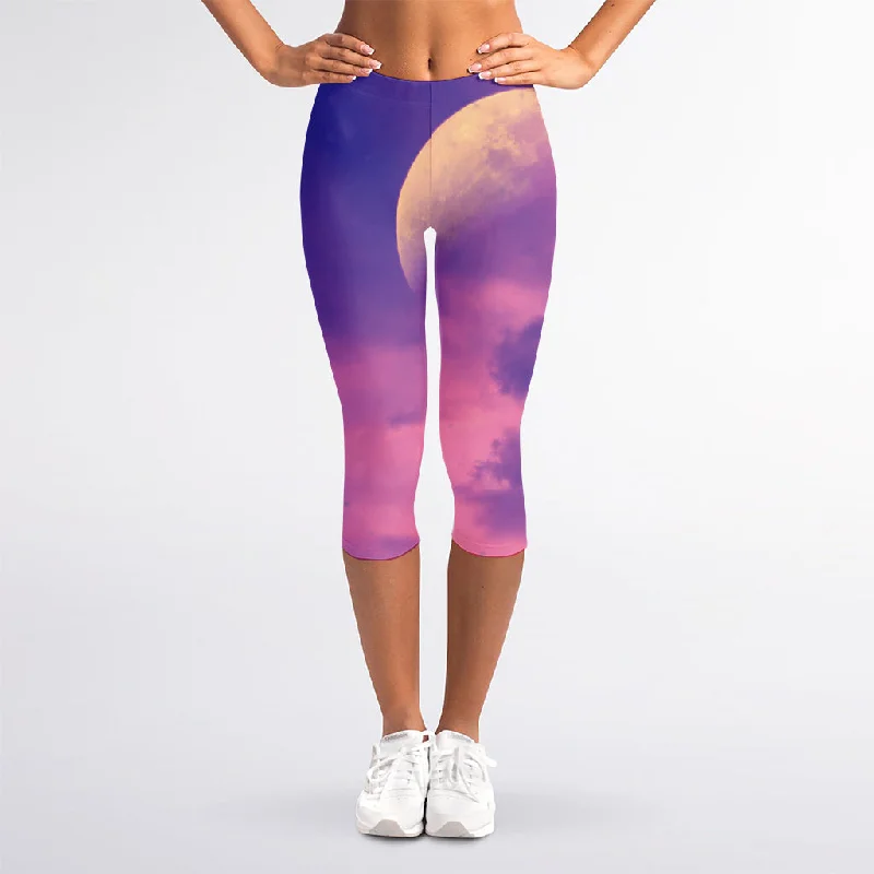 Limited Stock Purple Sky And Full Moon Print Women's Capri Leggings