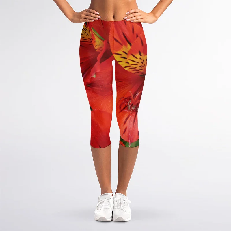 Super Bargain Red Alstroemeria Print Women's Capri Leggings