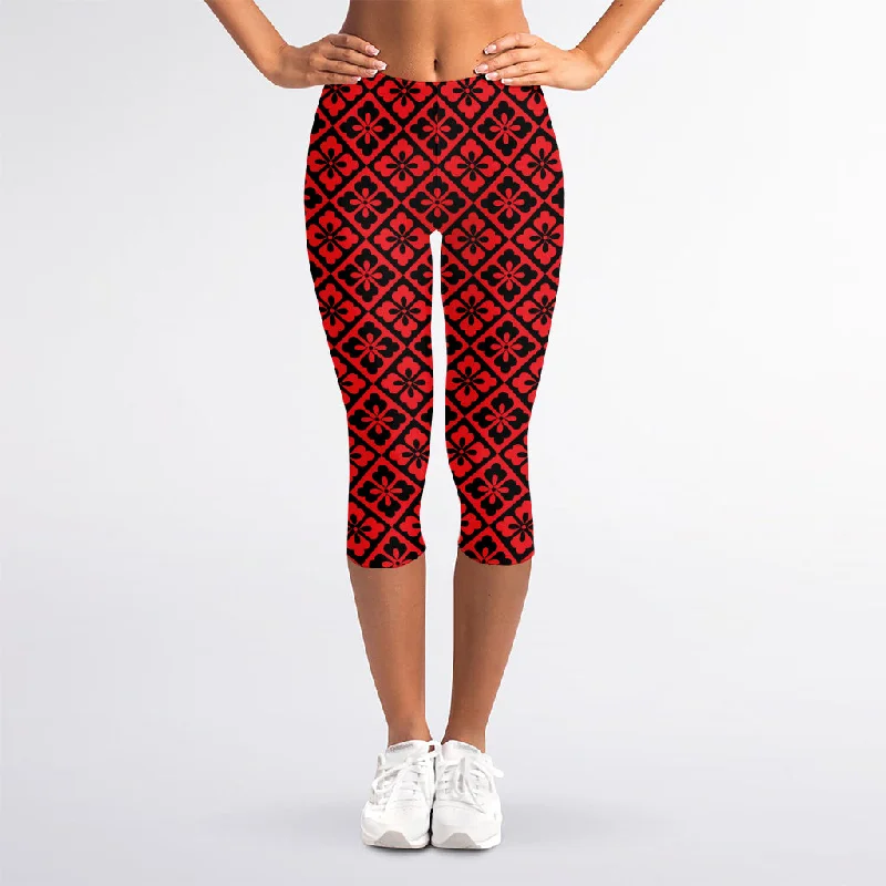 Discount Mania Red And Black Japanese Pattern Print Women's Capri Leggings