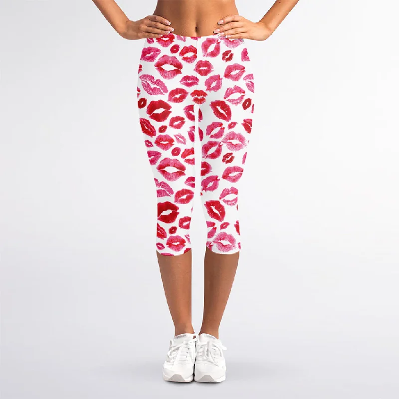 Price Cut Red And Pink Lips Pattern Print Women's Capri Leggings