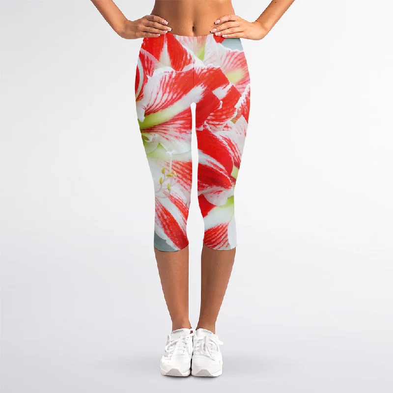 Final Markdown Red And White Amaryllis Print Women's Capri Leggings