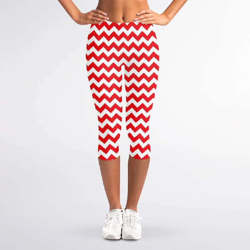Amazing Deals Red And White Chevron Pattern Print Women's Capri Leggings