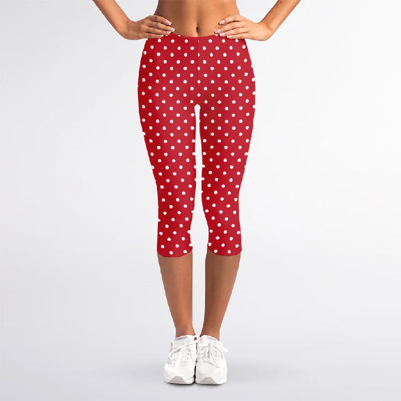 Deal Mania Red And White Christmas Dots Print Women's Capri Leggings