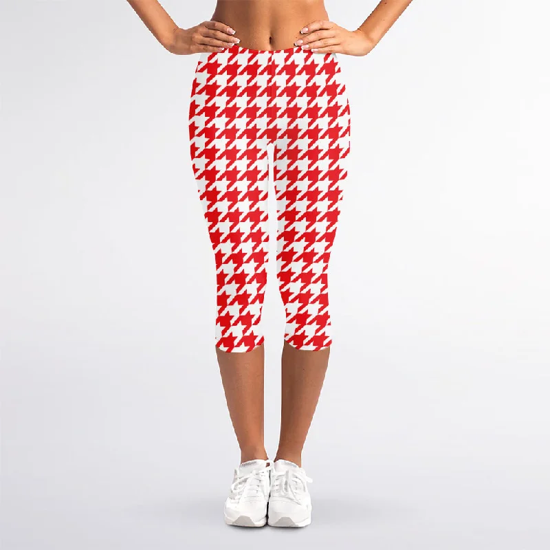 Discount Extravaganza Red And White Houndstooth Pattern Print Women's Capri Leggings
