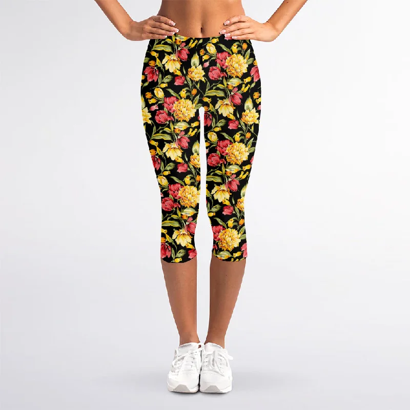 Exclusive Online Offer Red And Yellow Flowers Print Women's Capri Leggings