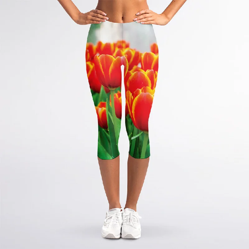 Deal of the Day Red And Yellow Tulip Print Women's Capri Leggings
