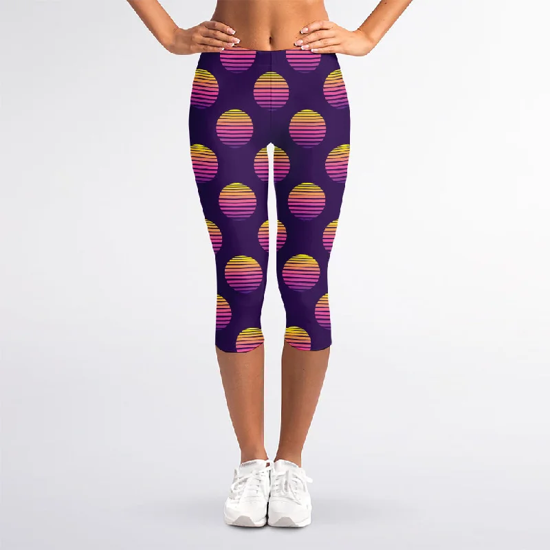 Act Fast Retrowave Sunset Pattern Print Women's Capri Leggings