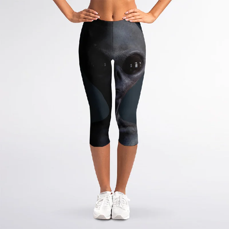 Closeout Scary Grey Alien 3D Print Women's Capri Leggings
